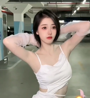 《抖音》躲闪摇是什么梗